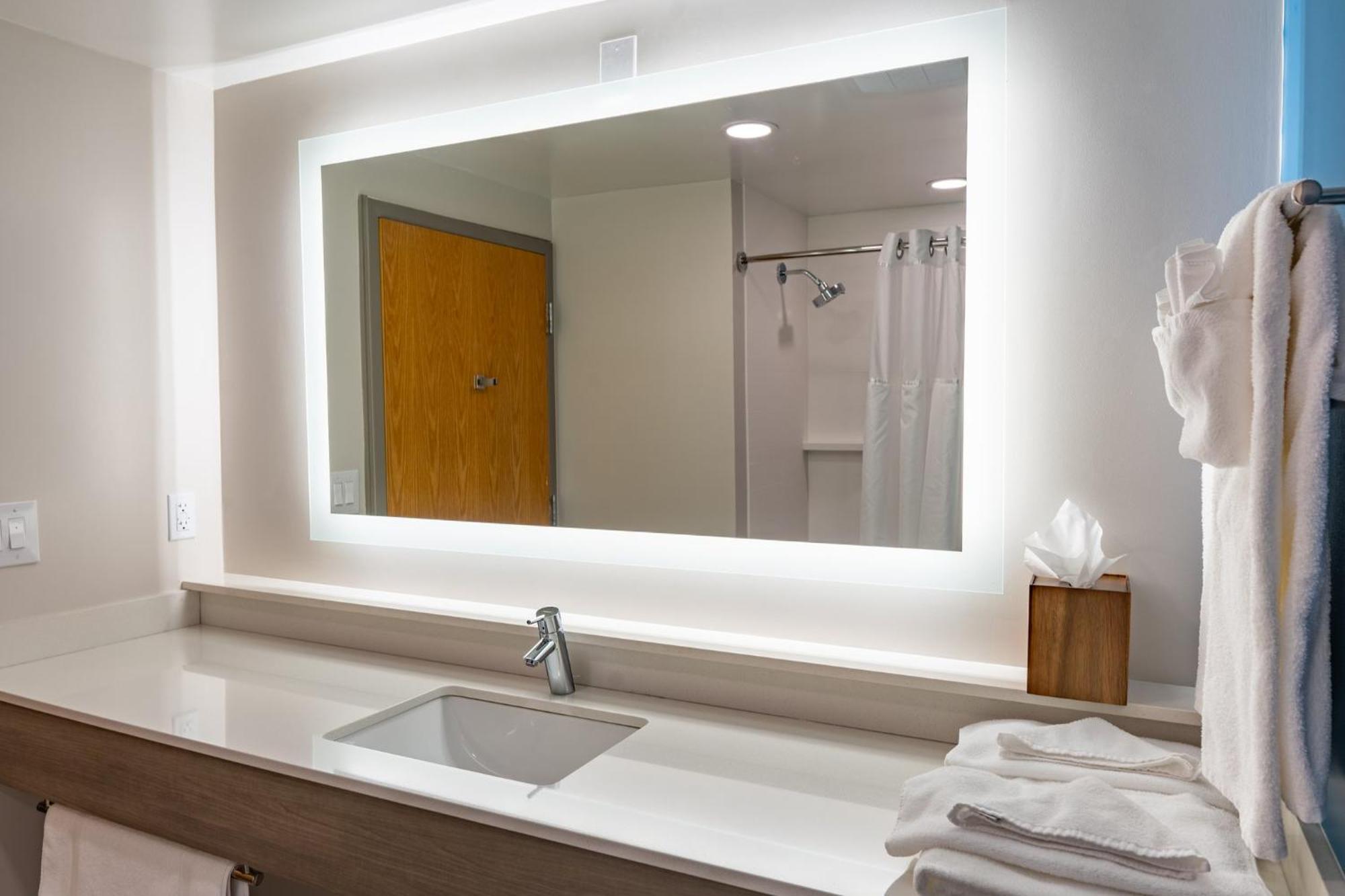 Holiday Inn Express & Suites Carneys Point - Pennsville By Ihg Zewnętrze zdjęcie