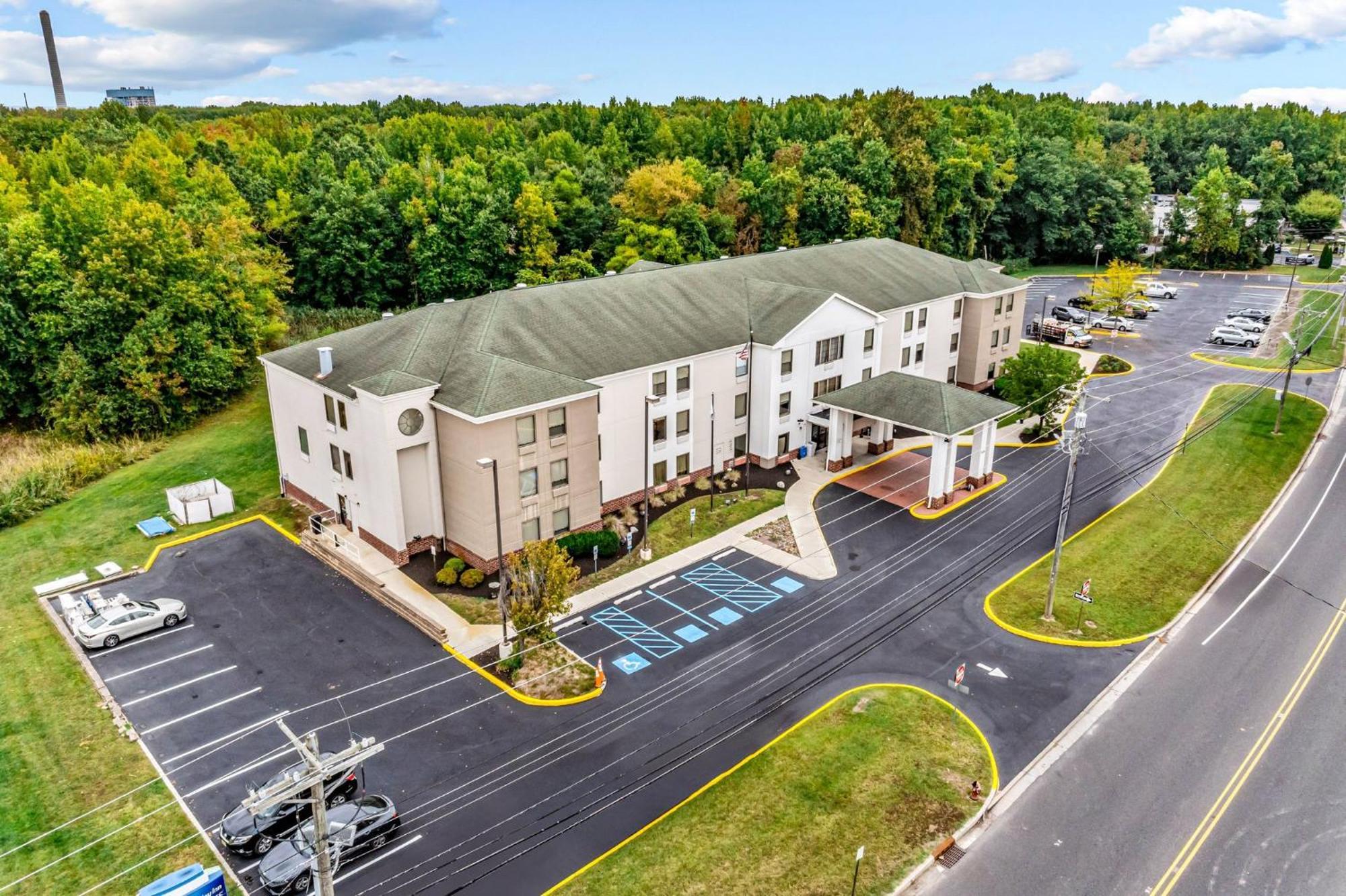 Holiday Inn Express & Suites Carneys Point - Pennsville By Ihg Zewnętrze zdjęcie