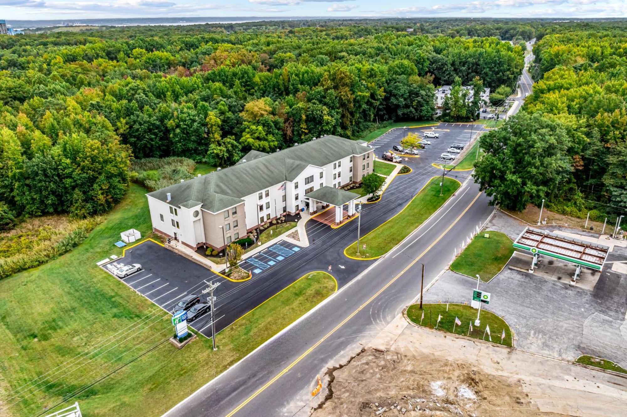 Holiday Inn Express & Suites Carneys Point - Pennsville By Ihg Zewnętrze zdjęcie